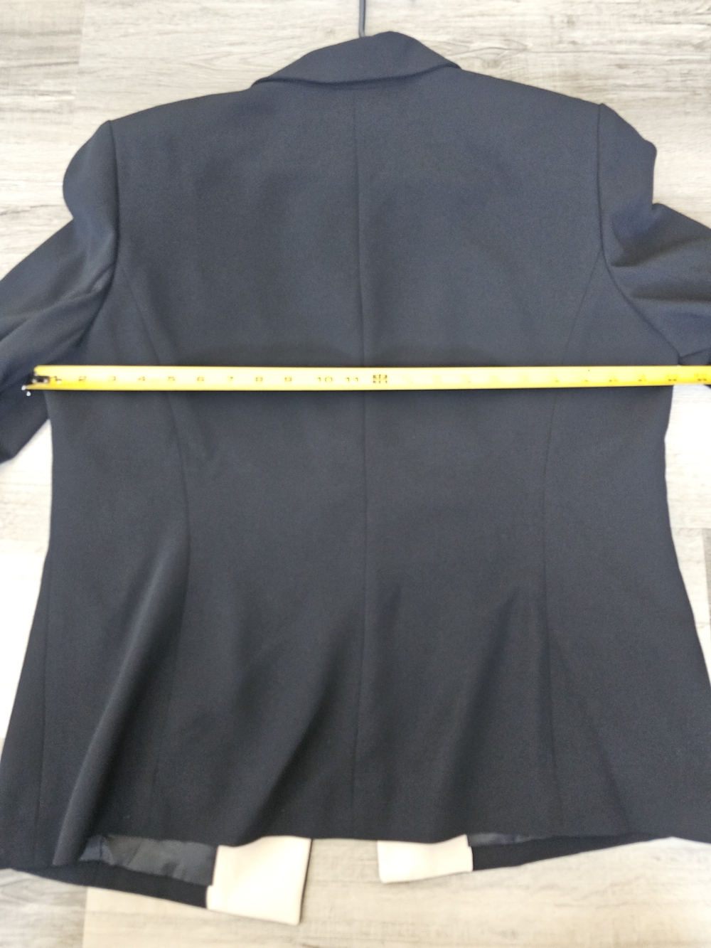 Kasper Black Open-Front Blazer with Cream Contrast Trim - Size 16 - Picture 14 of 16